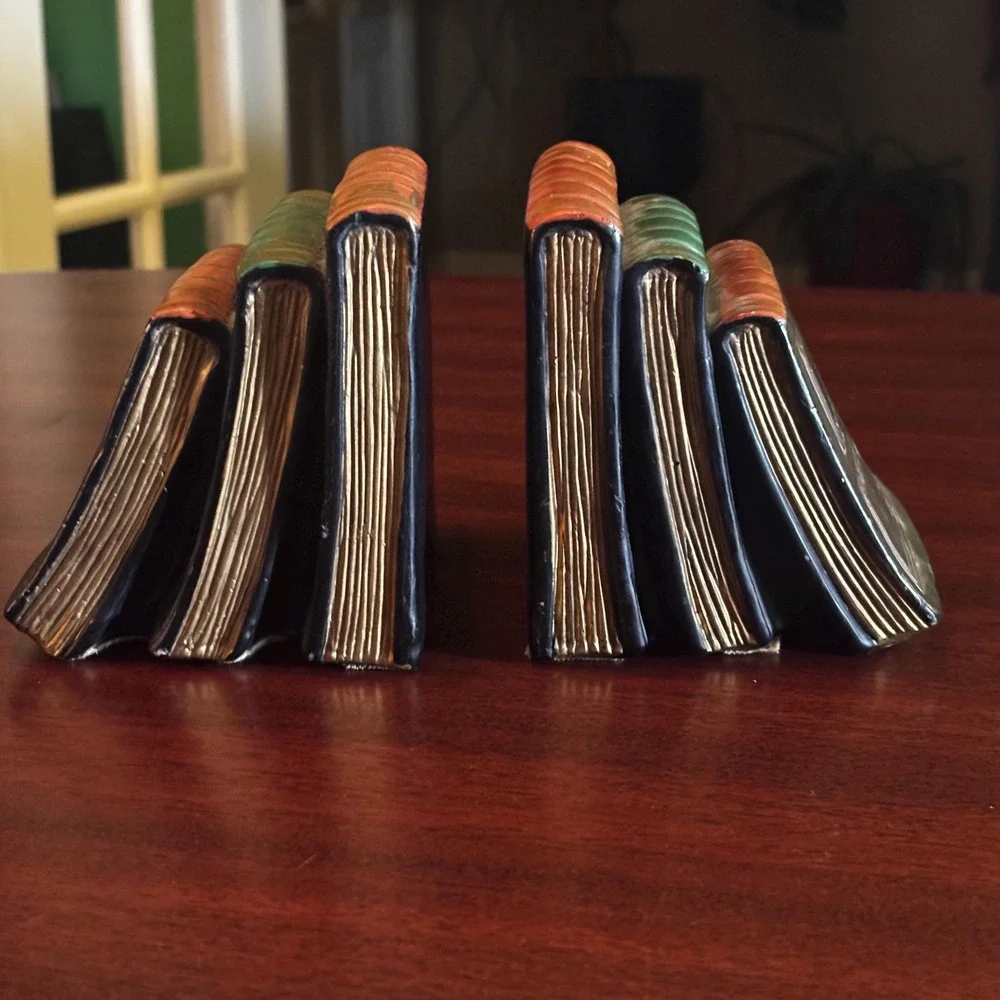 Cast Plaster Vintage Bookends – Felt Bottoms, Stack of Books Design, 5.25x4x4.5